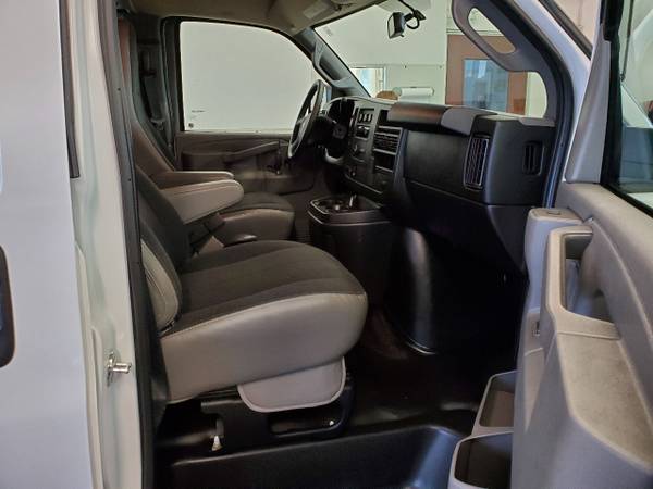 2018 Chevrolet Express 2500 Cargo for sale in Cedar Rapids, IA – photo 13