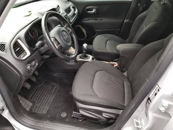 2015 Jeep Renegade Latitude 4WD HARD TO FIND 6SPD ONLY 46K MILES for sale in South St. Paul, MN – photo 16