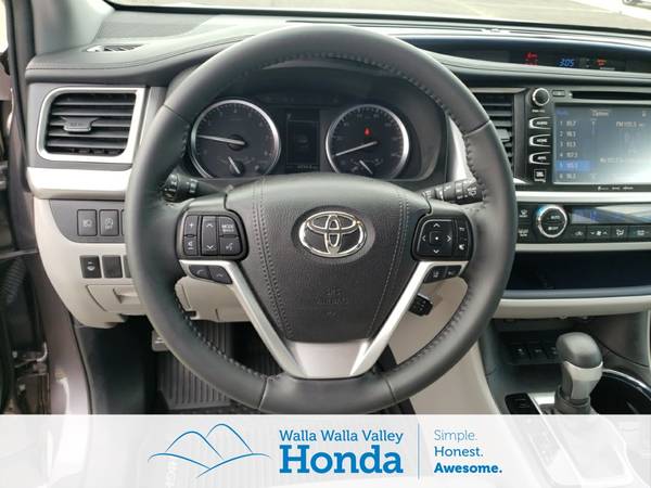 2019 Toyota Highlander Limited suv Gray - - by dealer for sale in College Place, WA – photo 14