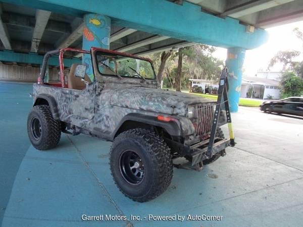 1995 Jeep Wrangler manual trans lifted near new tires low mi for sale in New Smyrna Beach, FL – photo 7