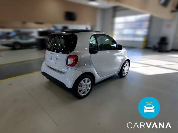 2017 smart fortwo Proxy Hatchback Coupe 2D coupe Silver - FINANCE -... for sale in Memphis, TN – photo 11