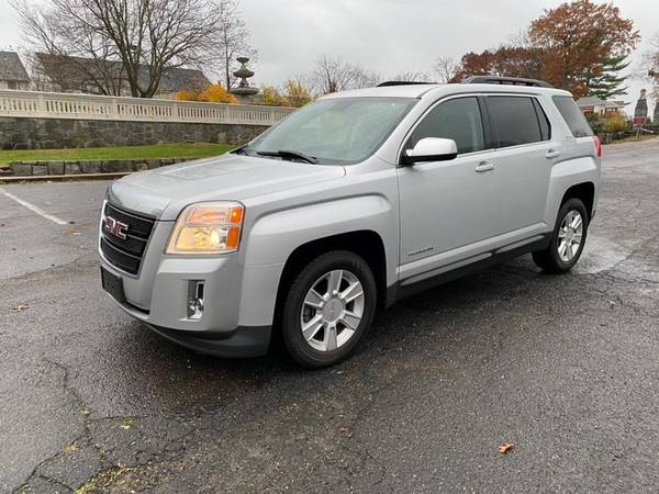 2013 GMC Terrain AWD 4dr SLE w/SLE-2 -EASY FINANCING AVAILABLE -... for sale in Bridgeport, NY – photo 4