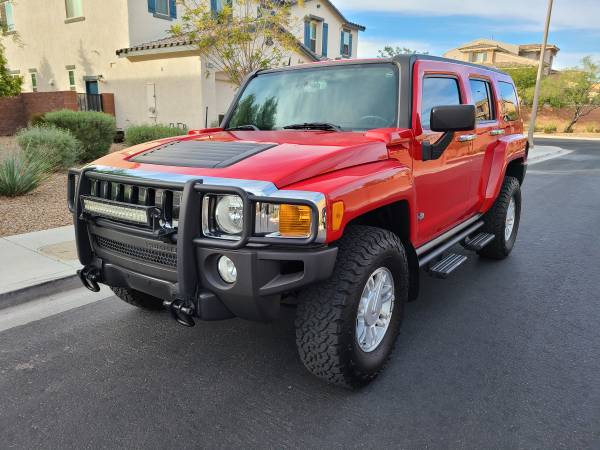HUMMER H3 "IMMACULATE CONDITION" - cars & trucks - by owner -... for sale in Las Vegas, NV – photo 2