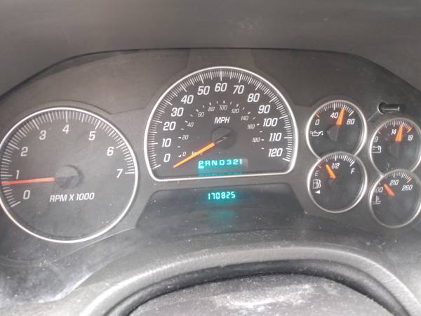 2004 GMC Envoy SLT 4wd, very nice truck for sale in West Lafayette, IN – photo 7