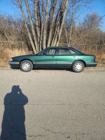 1995 oldsmobile 88 - cars & trucks - by owner - vehicle automotive... for sale in Portage, WI – photo 2