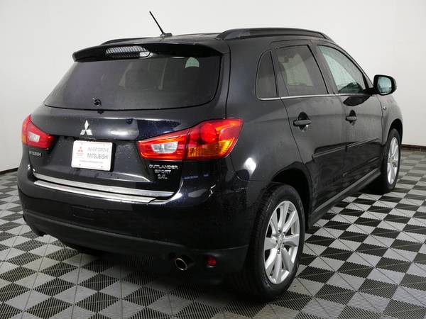 2016 Mitsubishi Outlander - - by dealer - vehicle for sale in Inver Grove Heights, MN – photo 8