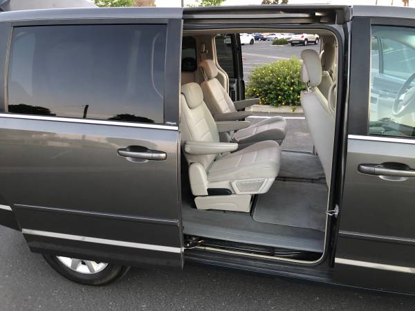 2010 Chrysler Town & Country for sale in Modesto, CA – photo 7