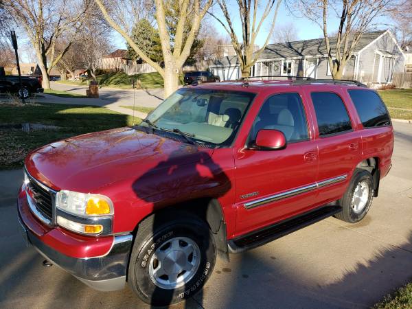 2004 GMC Yukon - cars & trucks - by owner - vehicle automotive sale for sale in Sioux City, IA – photo 2