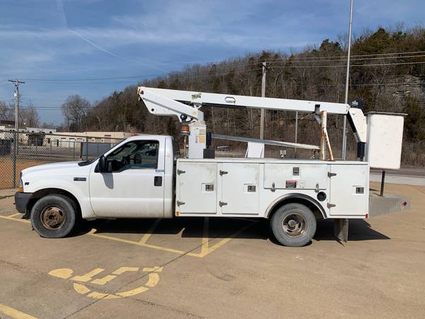 2003 Ford F-350 - MTI Bucket Utility Boom Truck - Clean Title - cars for sale in Kimmswick, KY – photo 4