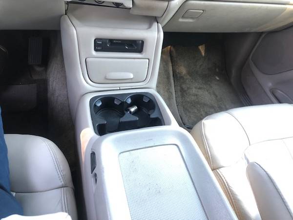 2001 Chevy Suburban 3 Row Leather seats GREAT Shape - cars & trucks... for sale in Casselberry, FL – photo 10