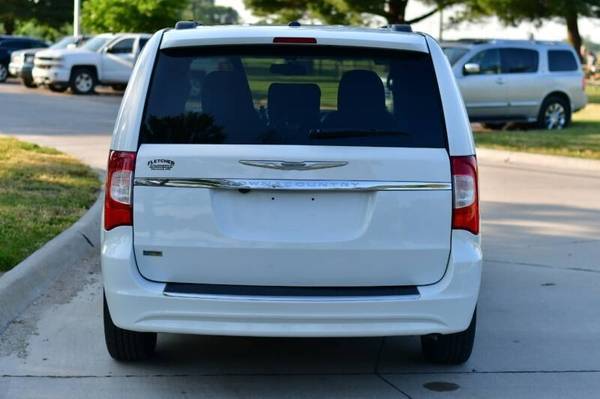 2016 Chrysler Town and Country Touring 4dr Mini Van 71,871 Miles -... for sale in Omaha, NE – photo 6