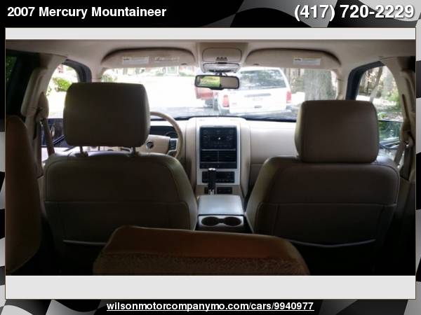 2007 Mercury Mountaineer V8 Premier 3rd row ! with Analog clock for sale in Springfield, MO – photo 18