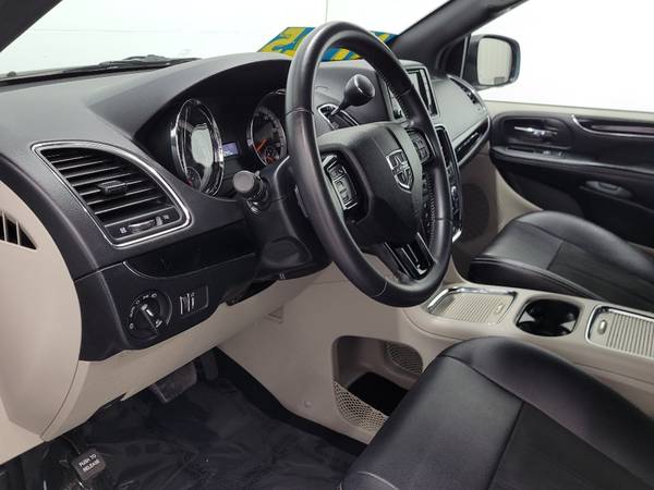 2019 Dodge Grand Caravan SXT- remote start, back up Camera! - cars &... for sale in Silvis, IA – photo 8