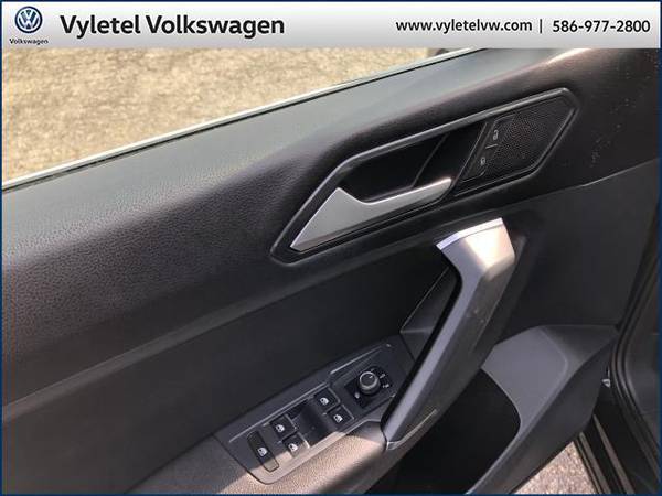 2018 Volkswagen Tiguan SUV 2 0T SE WITH MOONROOF - Volkswagen - cars for sale in Sterling Heights, MI – photo 18