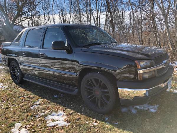 2004 Chevy Avalanche 1500 2wd * LOWERED * RUST FREE - cars & trucks... for sale in Cedar, MN – photo 2