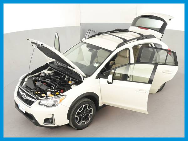 2017 Subaru Crosstrek 2 0i Premium Sport Utility 4D hatchback White for sale in Saint Paul, MN – photo 15