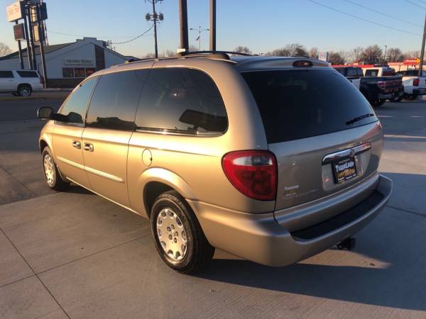 2003 CHRYSLER TOWN & COUNTRY - cars & trucks - by dealer - vehicle... for sale in Sedalia, MO – photo 5