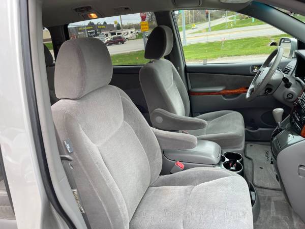 2010 TOYOTA SIENNA SEATS 8 - - by dealer - vehicle for sale in Carlisle, IA – photo 14