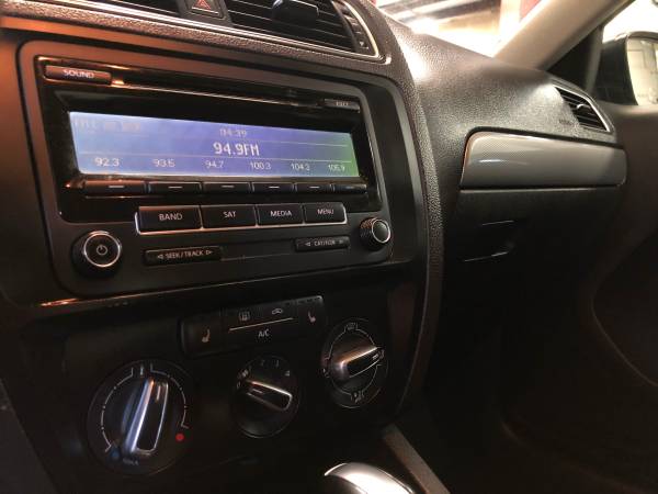 2015 Volkswagen Jetta SE, Low Miles, Leather, Very Clean! for sale in Madera, CA – photo 10