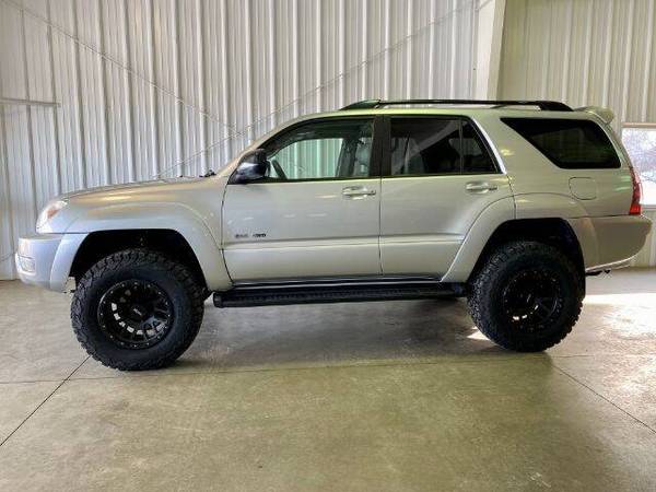 2005 Toyota 4Runner SR5 V8 - Lifted - Leather - Heated Seats! for sale in La Crescent, WI – photo 2