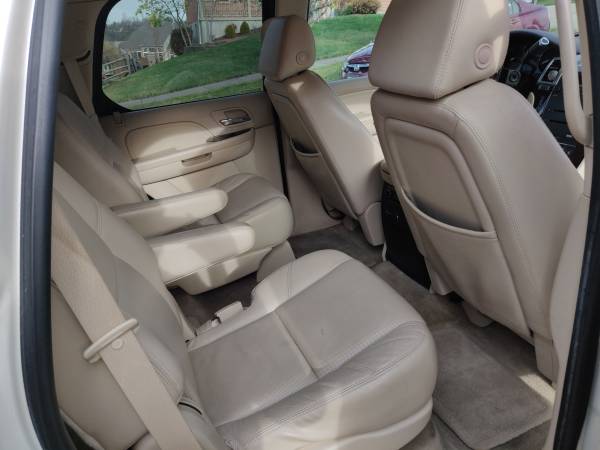 2008 Cadillac Escalade - cars & trucks - by owner - vehicle... for sale in Cincinnati, OH – photo 15