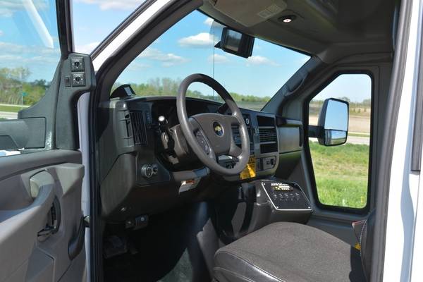 2015 Chevrolet G4500 ARBOC Spirit of Mobility 14 Passenger Shuttle for sale in Crystal Lake, TN – photo 9