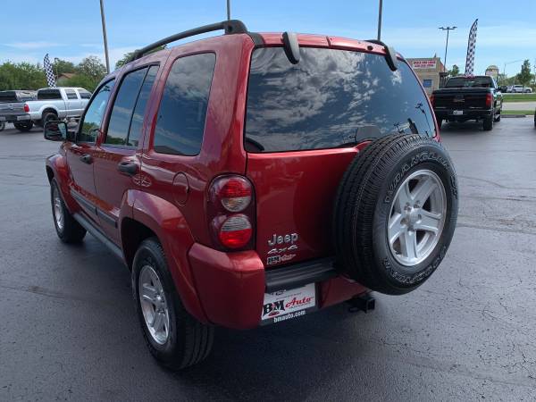 2007 Jeep Liberty Sport 4WD - 73,000 miles - Sunroof - Clean! for sale in Oak Forest, IL – photo 5