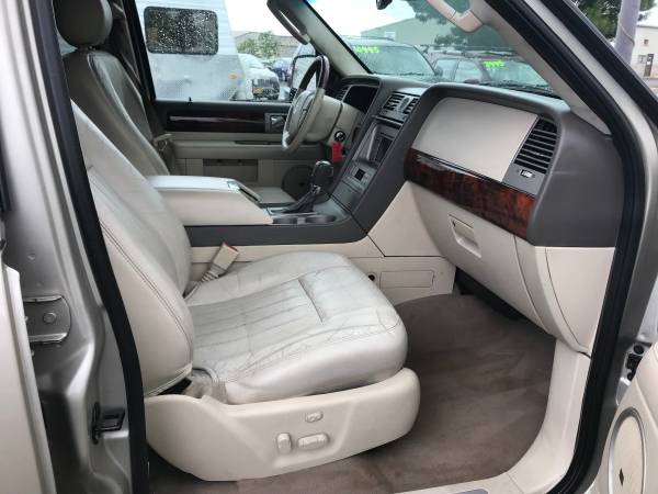 2004 LINCOLN NAVIGATOR LOADED SPECIAL PICE for sale in Eugene, OR – photo 8