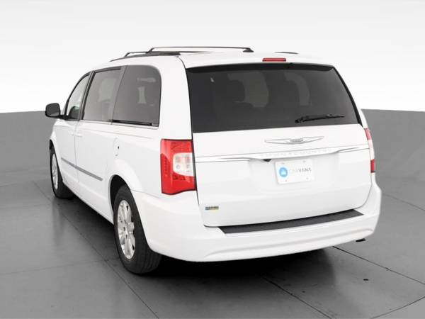 2016 Chrysler Town and Country Touring Minivan 4D van White -... for sale in Houston, TX – photo 8