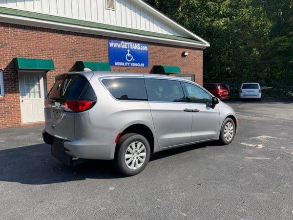 2018 Chrysler Pacifica Handicap Accessible Wheelchair Van for sale in dallas, GA – photo 5