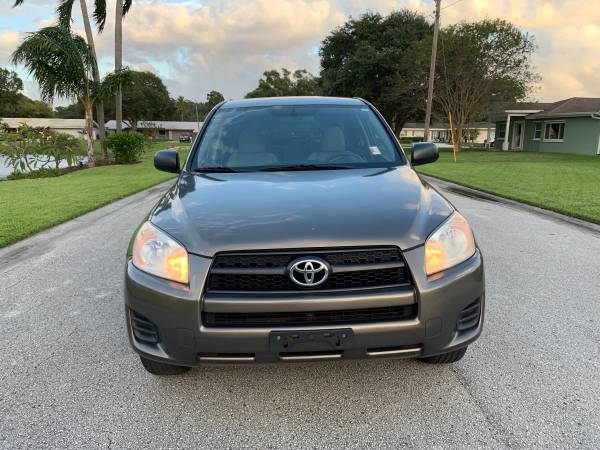 Toyota RAV4 excellent condition for sale in Clearwater, FL – photo 4