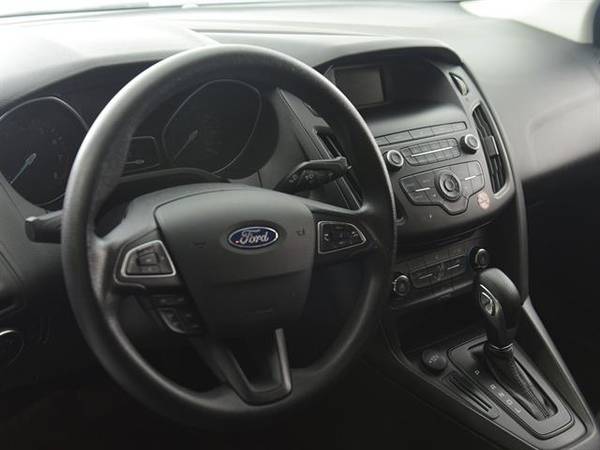 2018 Ford Focus SE Sedan 4D sedan Dk. Gray - FINANCE ONLINE for sale in Barrington, RI – photo 2