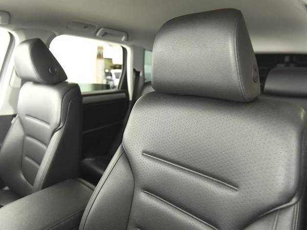 2012 VW Volkswagen Touareg VR6 Lux Sport Utility 4D suv WHITE - for sale in Inwood, NY – photo 5