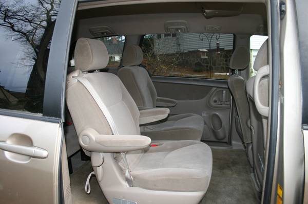 2004 Toyota Sienna LE - cars & trucks - by owner - vehicle... for sale in New Britain, CT – photo 15
