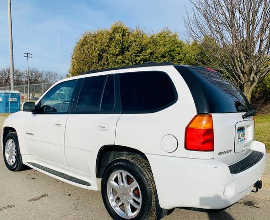 2009 GMC ENVOY DENALI 5.3L!! LIKE NEW TIRES!! - cars & trucks - by... for sale in Le Roy, IA – photo 2