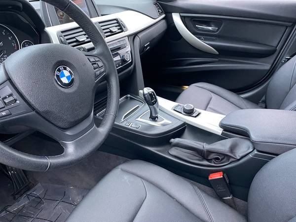 2017 BMW 3 Series 320i xDrive Sedan 4D sedan White - FINANCE ONLINE... for sale in Lansing, MI – photo 23