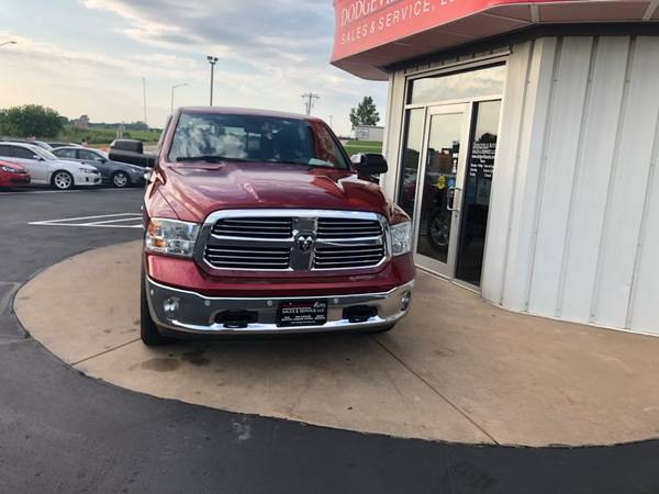 2015 RAM 1500 SLT Crew Cab SWB 4WD for sale in Dodgeville, WI – photo 5