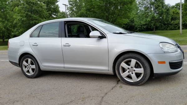 09 VW JETTA GLS - AUTO, LEATHER, PWR ROOF, LOADED, REAL NICE & CLEAN! for sale in Miamisburg, OH – photo 2