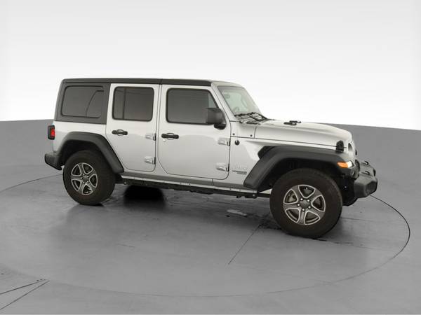 2019 Jeep Wrangler Unlimited Sport S Sport Utility 4D suv Silver - -... for sale in Chicago, IL – photo 14