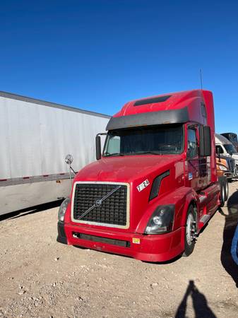 Volvo VNL670 2007 semi truck - cars & trucks - by owner - vehicle... for sale in Las Vegas, NV – photo 6