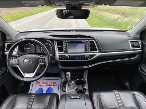 2019 Toyota Highlander SE AWD 16, 500 Miles! Clean CARFAX 1-Owner for sale in NOBLESVILLE, IN – photo 7