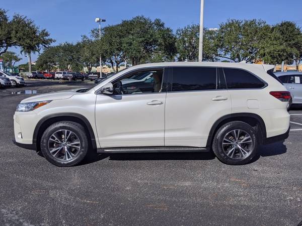 2018 Toyota Highlander LE Plus SKU:JS244073 SUV - cars & trucks - by... for sale in Fort Myers, FL – photo 10