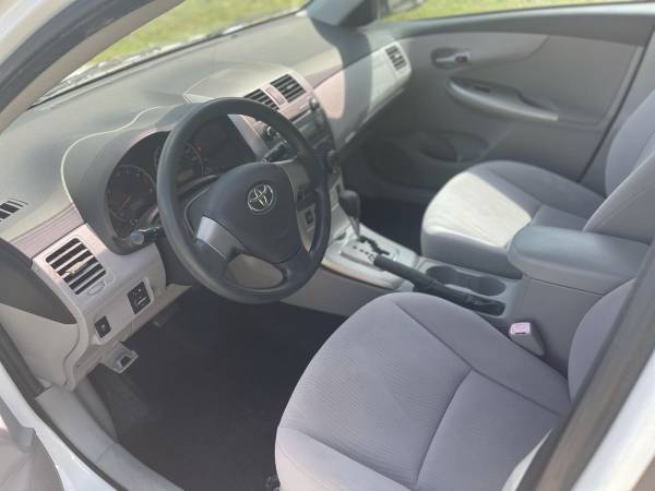 2011 Toyota Corolla LE for sale in Other, Other – photo 2