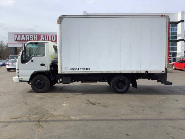 Strong! 2006 Isuzu NPR! Tilt Cab Box Truck! Diesel! Clean Carfax! for sale in Ortonville, MI – photo 2