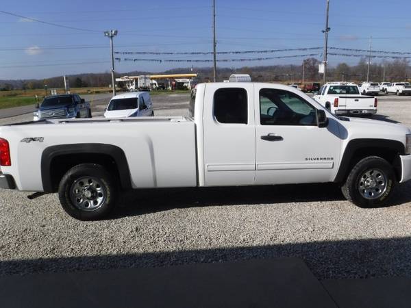 2011 Chevrolet Silverado 1500 4WD EXT CAB LT 8 LONG BED - cars &... for sale in Wheelersburg, KY – photo 2