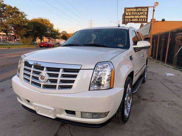 2009 Cadillac Escalade Base AWD 4dr SUV w/V8 Ultra Luxury Collection... for sale in Detroit, MI – photo 3