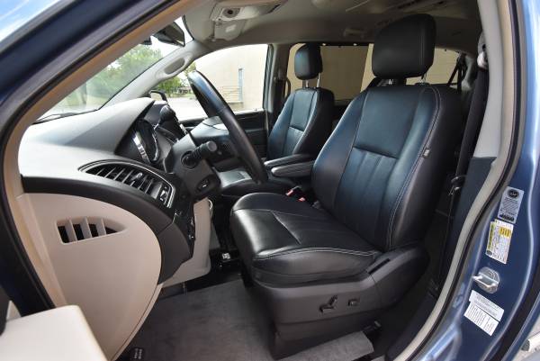 2011 Chrysler Town & Country wheelchair handicap accessible van for sale in New Port Richey , FL – photo 20