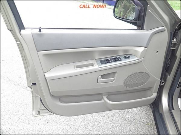 2006 Jeep Grand Cherokee Laredo 4dr SUV 4WD w/Front Side Airbags for sale in East Brunswick, NJ – photo 15
