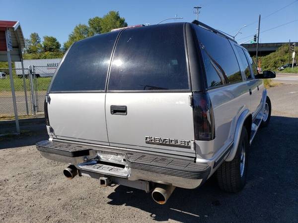1997 Chevrolet Suburban K1500 ~!BUY HERE, PAY HERE!~ for sale in Longview, WA – photo 5