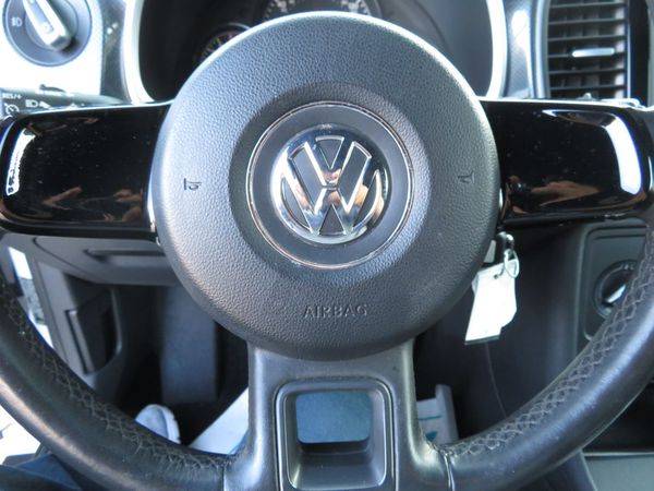 2012 VOLKSWAGEN BEETLE TURBO WHITE -EASY FINANCING AVAILABLE for sale in Richardson, TX – photo 17